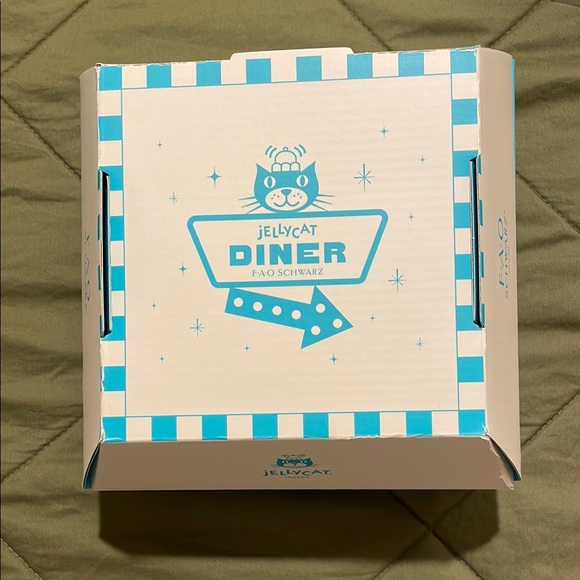 Jellycat Diner x FAO Schwarz Exclusive Diner Box - Picture 1 of 6